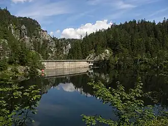 Erlaufstausee mit Staumauer