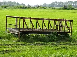 Wiesen mit Futtertruhe