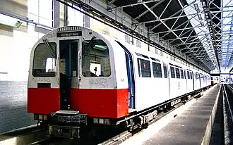 1983 Tube Stock im Depot Neasden (1988)