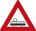 J14: Straßenbahn (kreuzt)