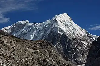 Nepal Peak (rechts) und Kirat Chuli (links)