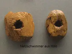 Hölzerne Schwimmer aus dem Kreis Schleswig-Flensburg, um 4000 v. Chr.