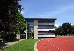 Neubau der Schule für die drei naturwissenschaftlichen Fächer Chemie (oben), Biologie (Mitte) und Physik (unten), Südostflügel