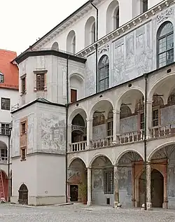 Innenhof mit dem ab 1537 errichteten Saalbau