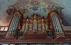 Schnitger-Orgel in Neuenfelde nach der Renovierung 1956 (links) und ab 2017 (rechts)