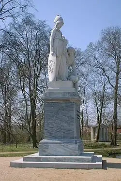 Denkmal für Friedrich II. am Schloss Neuhardenberg