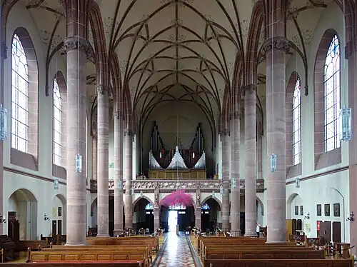 Blick auf die Orgel