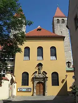 Portalseite der Niedermünsterkirche