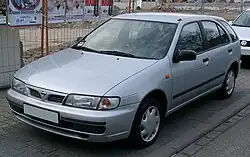 Nissan Almera Fünftürer (1995–1998)