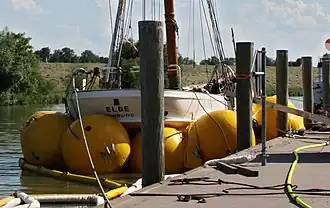 Bergung der No. 5 Elbe mit Hebesäcken