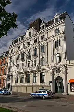 Sitz der Kommission im früheren Hotel „Flensburger Hof“, heute das Dienstgebäude der Polizeidirektion Flensburg