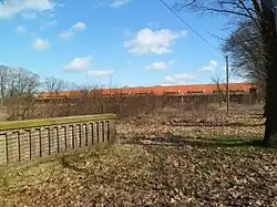 Gut Klausheide, Blick von Westen auf die ehemaligen Speicher, die sich an die Ställe anschlossen