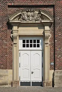 Portal mit Allianzwappen