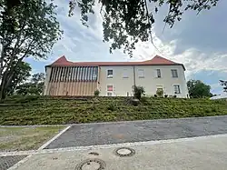 Nordseite Schloss Geltolfing, ehem. Umfassungsmauer