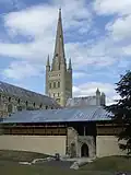 Norwich Cathedral mit neuem Besucherzentrum 2009