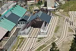 Der neue Personenbahnhof in der früheren spanischen Güterhalle, August 2022. Für Gleis 3,[23] geplant als Abstellplatz für einen spanischen Zug zwischen den Hallen, wurde nur die Zufahrtsweiche verlegt.