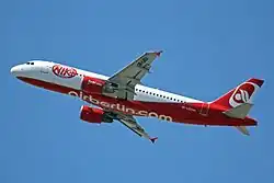 Airbus A320-200 der Niki in neuer Bemalung