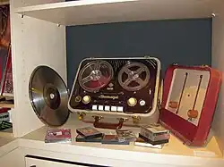 Tonbandgerät Marke Smaragd