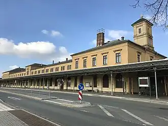 Bahnhof Reichenbach (Vogtl) ob Bf, Straßenseite (2017)