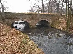 Alte Straßenbrücke über den Oelsabach am Hafterteich