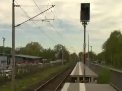 Neuer Haltepunkt Oldenburg-Wechloy, noch mit Signal im Bahnsteigbereich (2015)