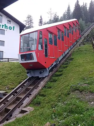 Wagen bei der Talstation