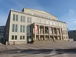 Leipziger Opernhaus, Vorderansicht
