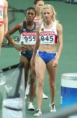 Nach dem zweiten Semifinale: die gedopte Jelena Sobolewa (vorn), die ausgeschiedene Treniere Clement (Nr.&nbsp;855)