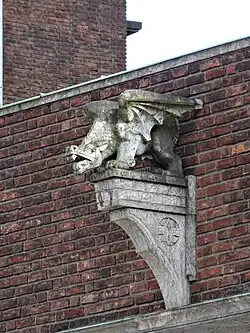 Außen­schmuck – ein Greif