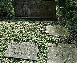 Werner Coninx (1911–1980) Kunstmaler, Kunstsammler, Mäzen. Otto Coninx-Girardet (1871–1956) Bergbauingenieur, Verleger. Bertha Coninx-Girardet (1884–1966). Grab, Friedhof Rehalp, Zürich