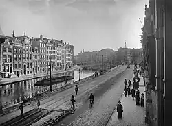 Der Rokin vor der Verfüllung zu Beginn des 20. Jhd., Blickrichtung nach Süden.