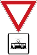 P-5 Der Straßenbahn Vorfahrt gewähren