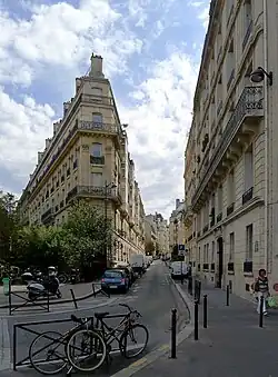 Straßeneinfahrt bei der Avenue Georges Mandel