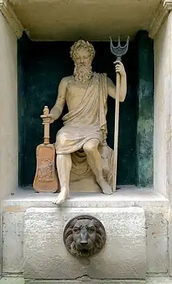 Innenhof der Nr. 86: Fontaine de Neptune (Neptun-Brunnen)