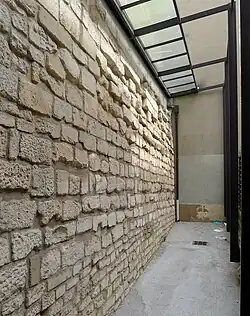 Überreste in der Rue Jacques-Henri-Lartigue.