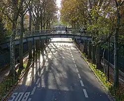 Übergang im Parc de Bercy über die Rue Joseph-Kessel
