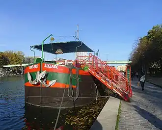 Péniche am Quai de la Loire.