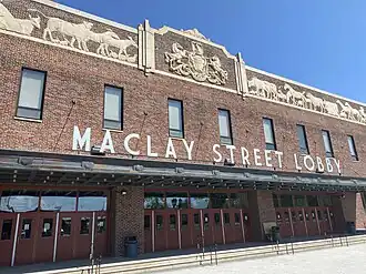 Eingang an der Maclay Street zum Pennsylvania Farm Show Complex & Expo Center (Mai 2025)