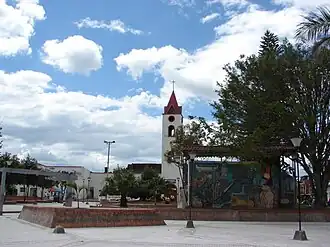 Hauptplatz von Isnos