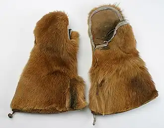 Rindsleder und Hundefell, Finnland (1951)