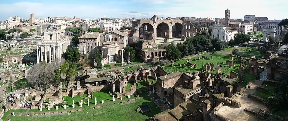 Blick zum Forum Romanum und Maxentiusbasilika