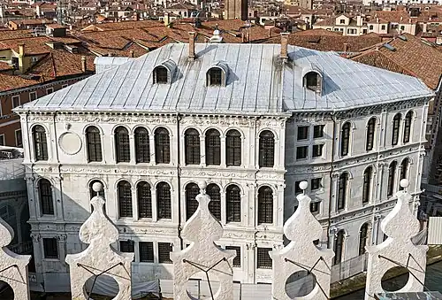 Blick auf die Terrasse vom Fondaco dei Tedeschi aus
