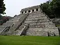 „Tempel der Inschriften“ von Palenque (um 700 n.&nbsp;Chr.)