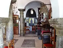 Blick zum mit Fresken ausgestatteten Südflügel