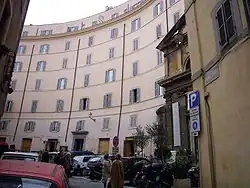 Die Häuser in der Via di Grotta Pinta wurden in die antike Cavea gebaut