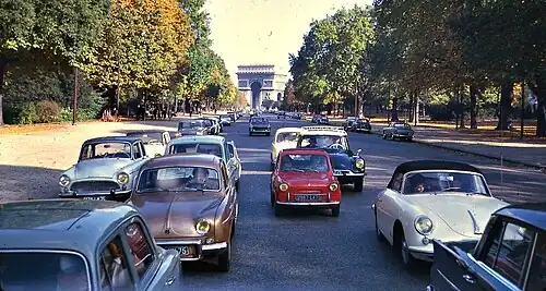Die Avenue Foch und der Arc de Triomphe, 1962