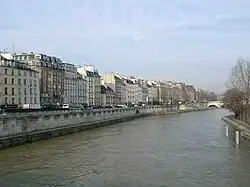 Quai des Grands Augustins vom Pont Saint-Michel aus gesehen