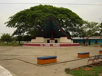 Platz in Cravo Norte