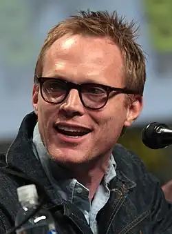Paul Bettany spielt Dryden Vos.