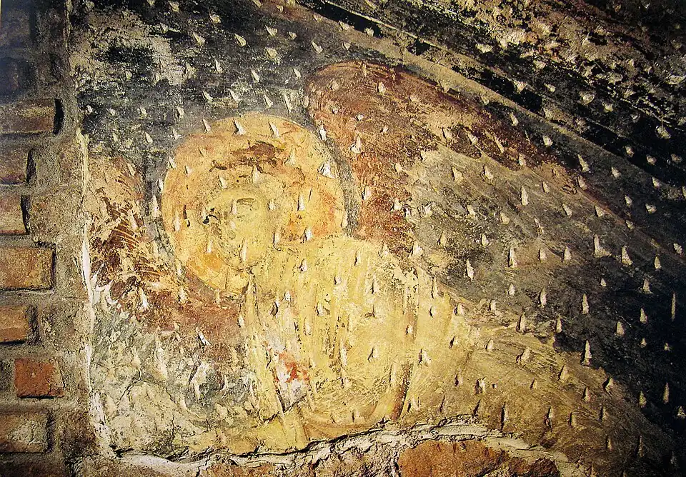 Fragment eines Freskos mit der Darstellung eines Engels, zweite Hälfte des 11. Jahrhunderts.